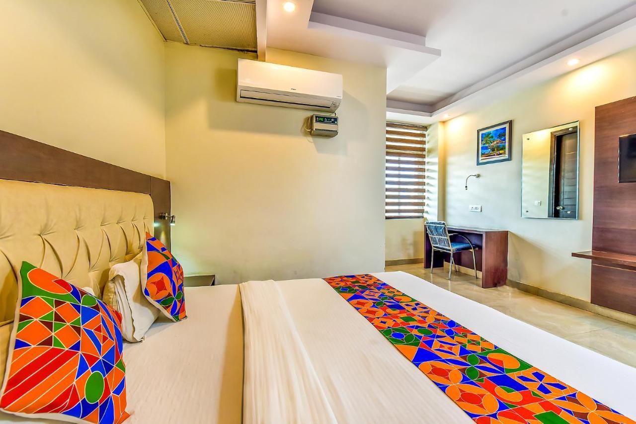 Fabhotel Surya Residency 德拉敦 外观 照片